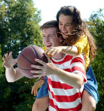 Košarkar naj bo 2 - Klemen Kostrevc in Gaja Filač - Foto: Gustav Film