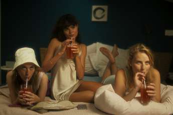 Mila Peršin, Veronika Železnik in Suzana Krevh v filmu Kaj pa Ester?