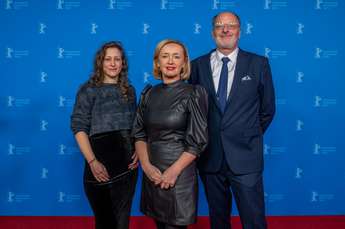 Urška Djukić, Nataša Bučar (direktorica SFC) in producent Jožko Rutar - Foto: Tobias Rücker