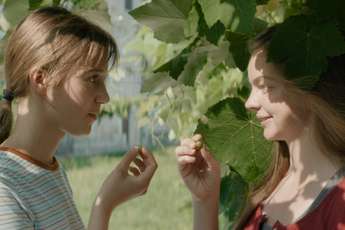 Kaj ti je deklica (Little Trouble Girls) - Foto: Spok Films