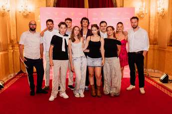 Ekipa na rdeči preprogi 31. festivala v Sarajevu - Foto: SFF - Obala Art Centar